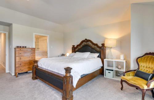 La Porte Home with Balconies Walk to Beach! - Foto 11