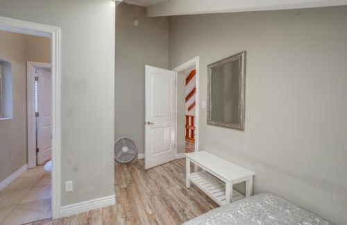 Fire Pit and Grill Spacious Forest Lakes Chalet - Foto 26