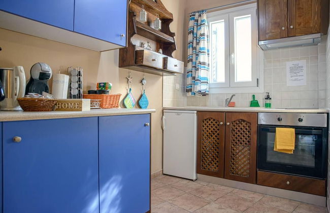 Santorious Cavehouse - Photo 6