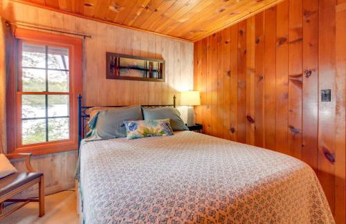 Lakefront Cabin with Private Dock and Fire Pit! - Foto 16