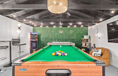 Game Room and Huge Yard with Fire Pit Yard Games and BBQ Near UE and Downtown - Foto 36