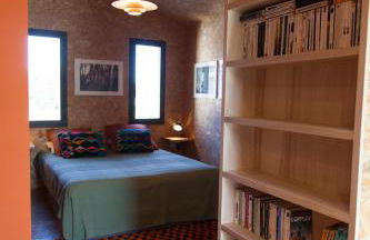 Maison colorée dans un jardin - Foto 8