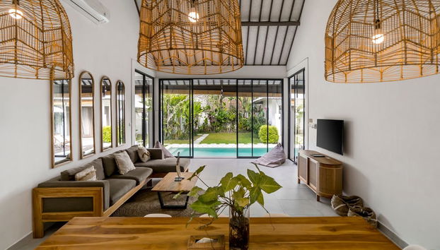 Villa Moju by Alfred in Bali - Tropical 3BR Escape w Private Pool Lush Garden in Bumbak Canggu - Foto 2, Habitación