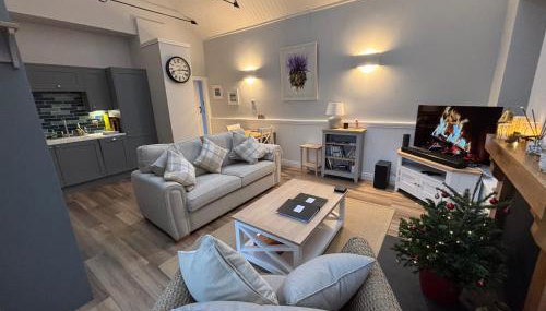 Stable Cottage - Photo 1