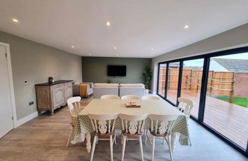 Brand New, Stunning Beachside House - Foto 9