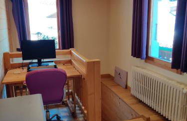 Spacious Ski Chalet In Traditional French Village, sleeps 8, Four Star with fibre broadband - Photo 38