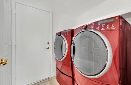 Spacious 6-bedroom house in Las Vegas - Photo 4