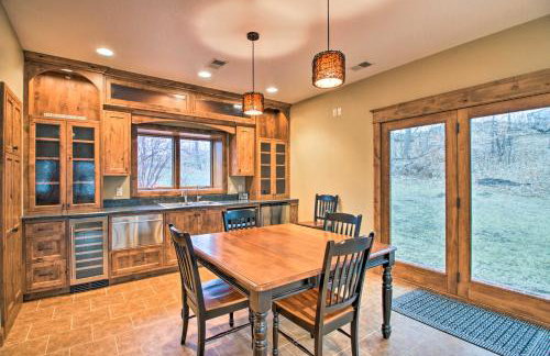 Dock, Hot Tub and Game Room Luxe Lake Latoka Home - Foto 14