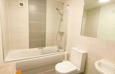 Central Stylish 2Bedroom flat with free parking - Foto 17