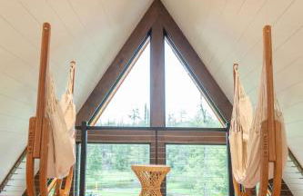 TreeTops Ayframe, Supersized AFrame on the River with Hot Tub - Foto 68