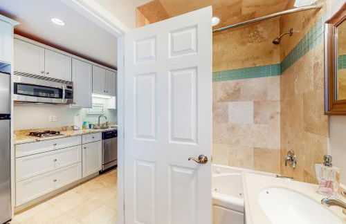 Immaculate Beach Condo - Foto 12