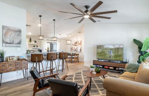 Bus Stop Saloon - Cave Creek with Spa - Photo 3