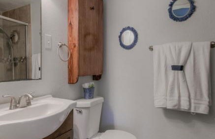 Pitt Paradise Pet Friendly Oasis - An Irvie Home - Photo 18