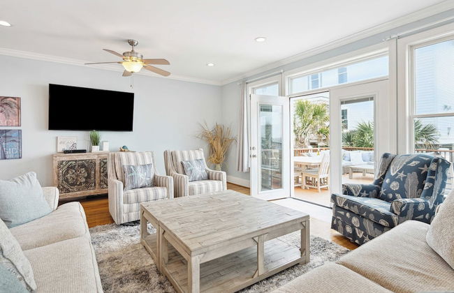 Oceanfront w/ Pool, Panoramic Deck Views, 5bdr Folly Ocean Breeze by Avantstay - Foto 8