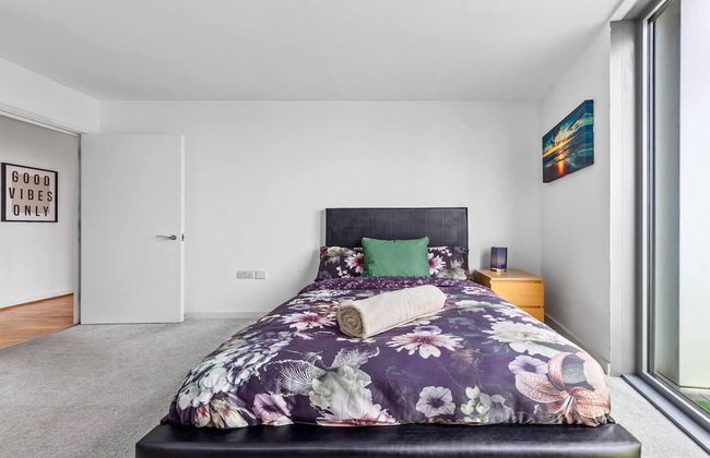 Penthouse 2-bed Apartment in The Heart Of E15 - Foto 8