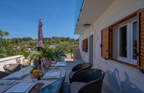 Uniquely designed Villa Ivana with outdoor Jacuzzi nearby the pebble Banje beach at the Island of Solta - Photo 48