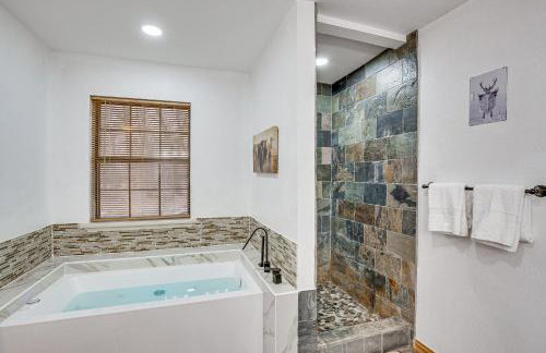 Near Lake Fork Home with Fire Pit in Yantis! - Foto 14