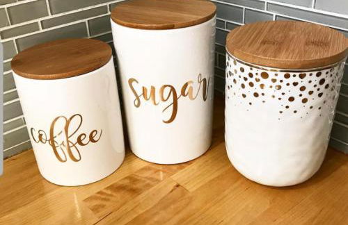 Charming 2BR Getaway with Modern Comforts - Foto 35