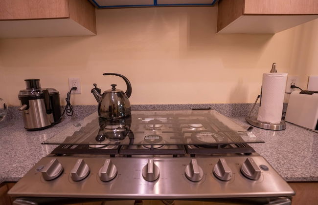 Luxury Apartment With Poll - Photo 53