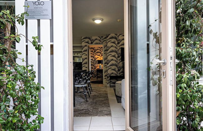 Clifton YOLO Spaces – Clifton Mansion Villa - Photo 2