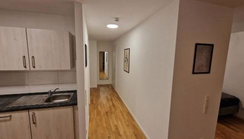 Moderne, barrierefreie Wohnung im Herzen der Stadt mit Parkplatz, WLAN und TV - Marta - Foto 3