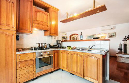 Golden view luxury apartment - Photo 17