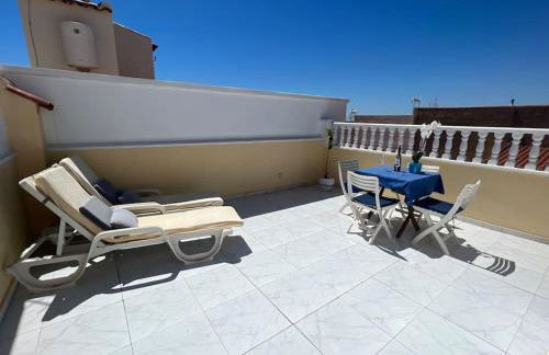 Sunny, South-Facing & Welcoming - Foto 5