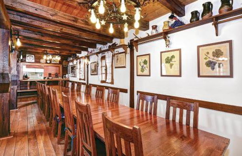 Six-Bedroom Holiday Home In Jastrebarsko - Foto 9