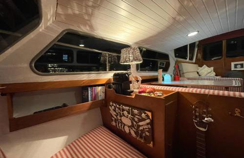 Süsses Motorboot - Bremen Überseestadt - Foto 46