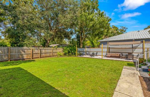 Sunny Citrus Escape Min to Midtown & Dog-Friendly - Foto 23