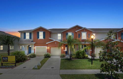 Stunning 4Bd Sleeps9 w Jacuzzi Close to Disney Compass Bay 5113 - Foto 1