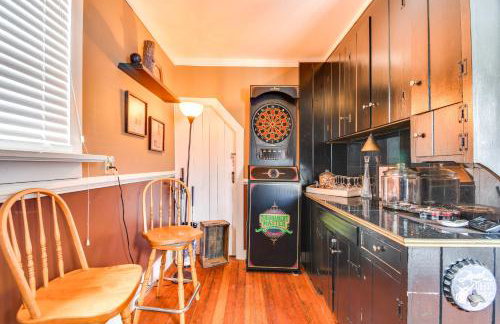 Lakefront Cayuga Retreat with Private Deck and Hot Tub - Foto 7