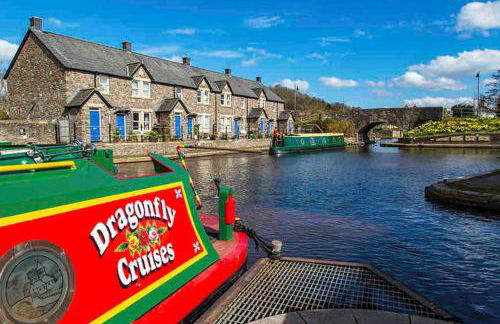 Bee Hive Merthyr Tydfil - Photo 23