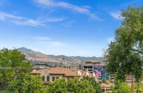 2BR Downtown SLC Hot Tub Free Parking - Foto 43