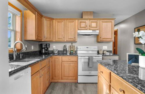 Sauna, Game Room, and Beach Front on Houghton Lake - Foto 64