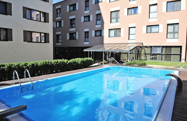 Melrose Apartments 2 - Photo 10