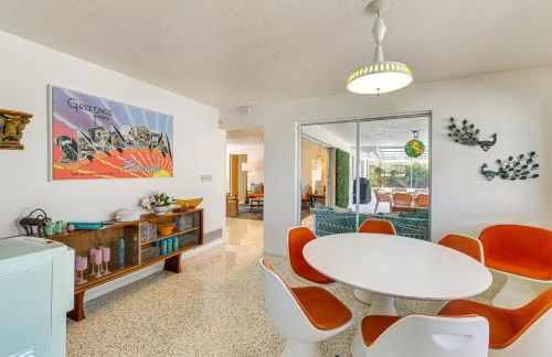 Lanai and Pet Friendly! Retro-Chic Sarasota Home! - Foto 7