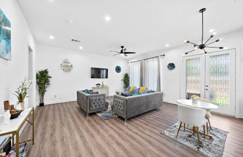 Cozy Home Near MedCenter, Uptown, & Downtown - Foto 18