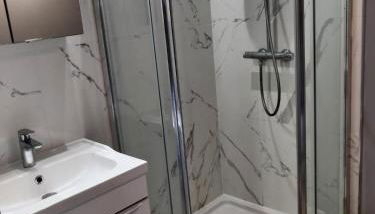 Petit chalet avec piscine privée - Foto 3