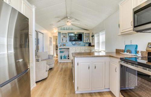 Community Pool and Perks! Nokomis Home 3 Mi to Beach - Foto 10