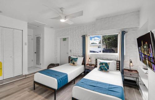 Stunning 4BR Oasis with Pool, 14 minutes to the Ocean - Foto 19