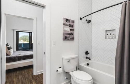 Gorgeous East Nashville House with Rooftop Patio, Garage, 9 Beds, 3 Miles to Downtown - Foto 28