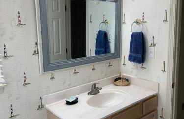 Pets OK Rest A Shored A Secure and Comfortable Home Flat Screen T Vs In All Rooms Fully Stocked With Plenty Of Amenities Private Inground Pool Gas Fireplace Rents Sat to Sat Full Weeks only - Foto 6