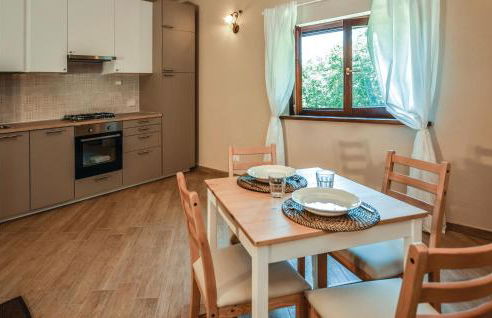 Gorgeous Home In Fabrica Di Roma -Lt- - Foto 8