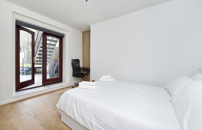 Beautiful Battersea Garden Flat by Underthedoormat - Photo 15