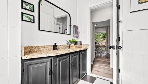 New! Warm & Cozy 3BR w/ Hot Tub, Firepit & BBQ! - Foto 2