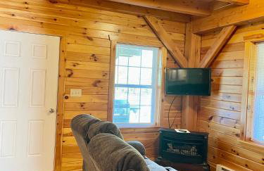 Spacious Salmon River Waterfront Lodge for 6 - Foto 32