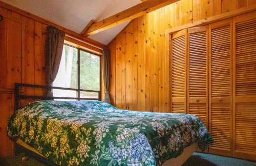 Lakefront Home with Seasonal Dock in Limerick! - Foto 14