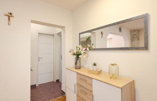 Apartment Ante with Jacuzzi & Seaview - Foto 22