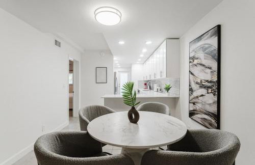 Luxury Waterfront Boca with Pool, Hot Tub and Boat Views - Photo 10